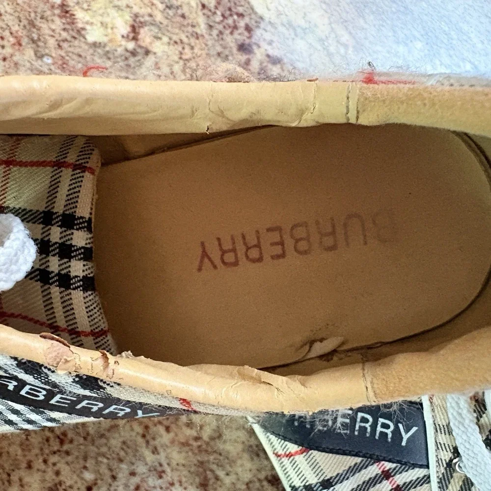 Burberry pre owned